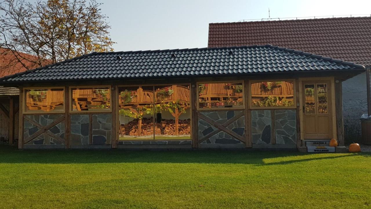 ホテル Statek 3 - Wellness & Spa Hluboká nad Vltavou エクステリア 写真